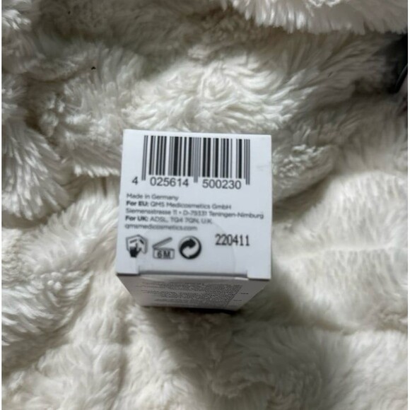 NIB QMS Lip Line Corrector Lip Serum (MSRP $228) - Picture 4 of 4